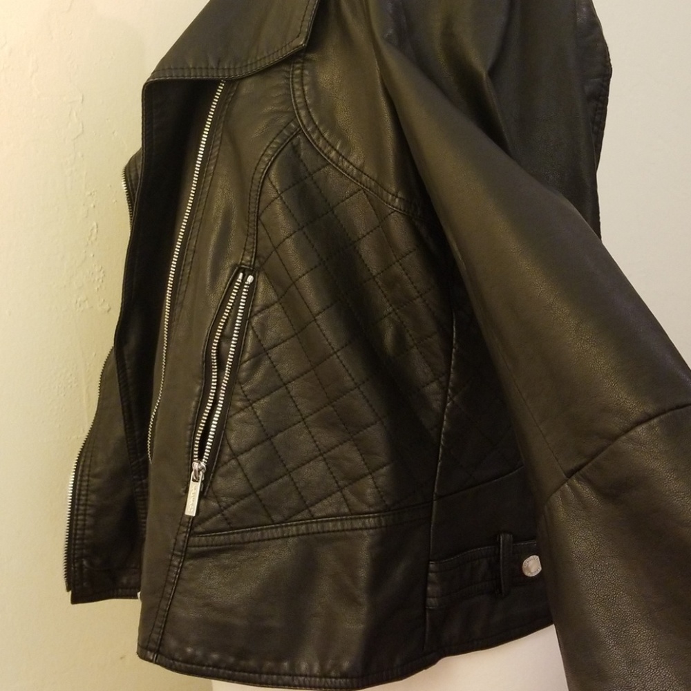 Calvin Klein faux-leather moto jacket plus size - Picture 4 of 8